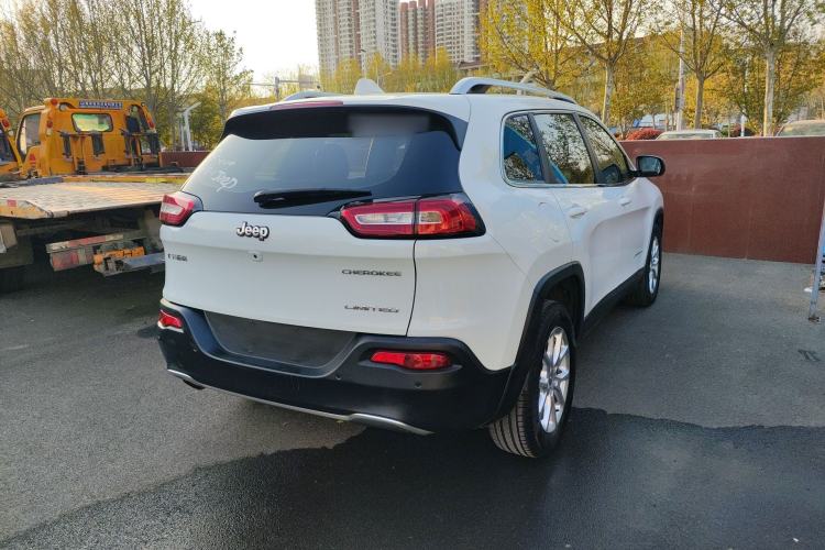 Used Jeep Cherokee 2017 2.0L Superior Edition