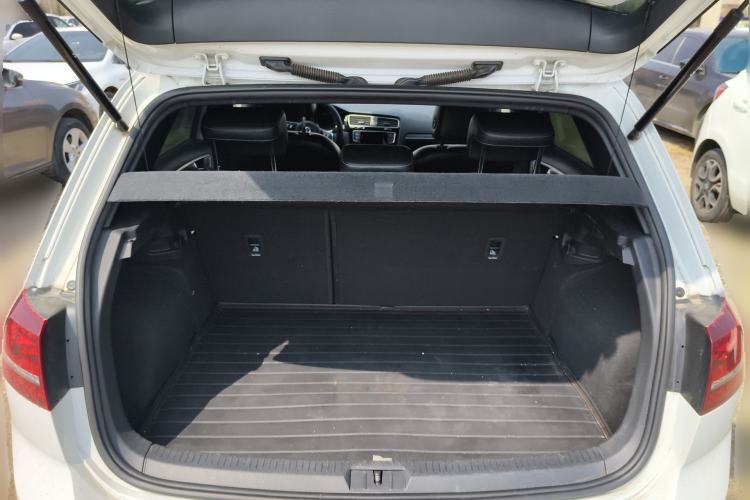 Used Volkswagen Golf 2016 1.4TSI Automatic R-Line Trunk