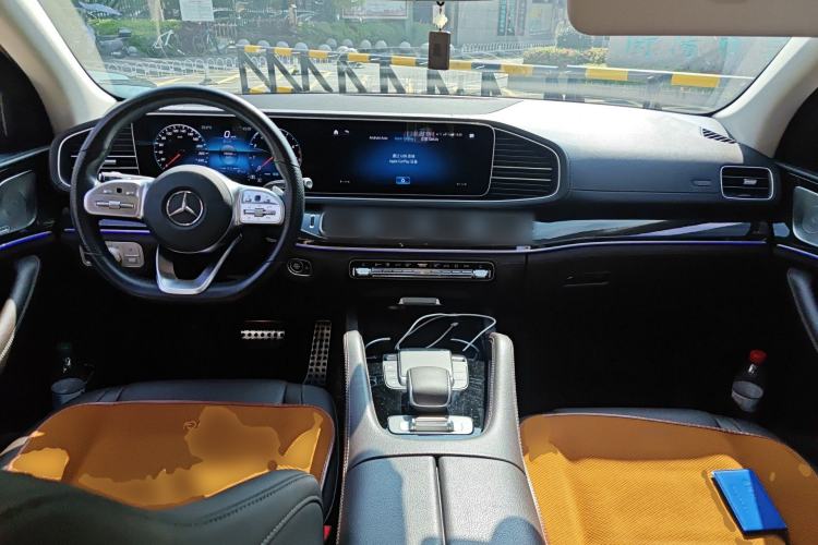 Used Mercedes-Benz GLS 2022 Second Facelift GLS 450 4MATIC Stylish Version Center Console