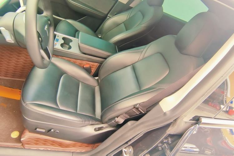 Used Tesla Model Y 2024 Rear-Wheel-Drive Version Interior 5