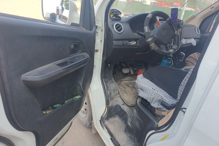 Used CHANGAN KAICHENG Ruixing EM60 2022 All-Electric Van 4498 mm Long Flat Roof Double-Swing Doors 2 Seats 60 kW 41.86 kWh
