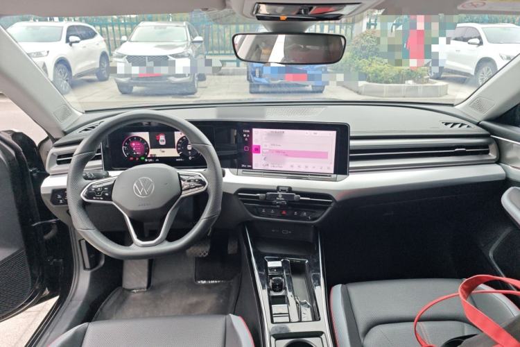 Used Volkswagen Lamando 2024 Lavida L 280TSI DSG Cool & Spicy Edition Center Console