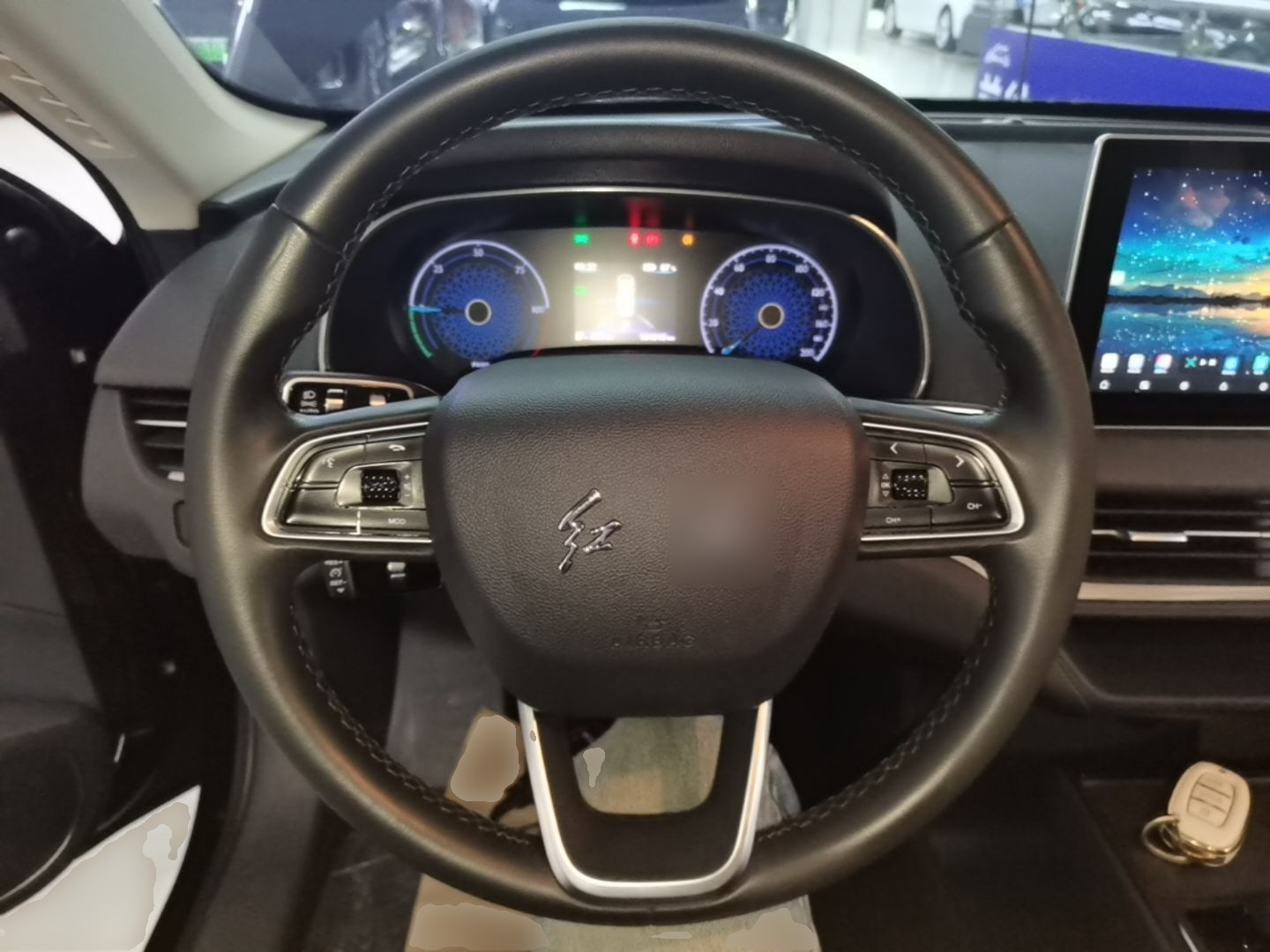 Hongqi E-QM5 2023 620km PLUS — снимка 13