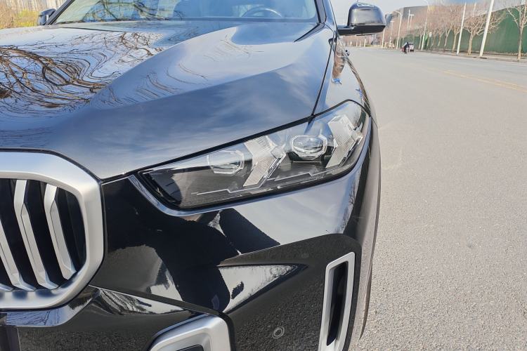 Used BMW X5 2023 xDrive 30Li Luxury M Sport Package
