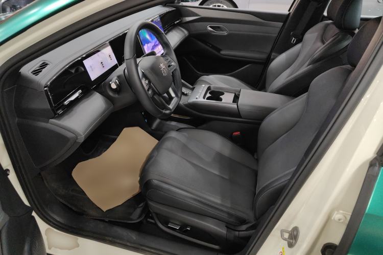 Used BYD Qin L 2025 EV 545KM Beyond Version Left Front Seat