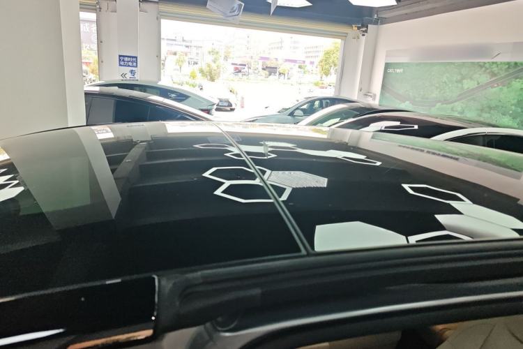 Used Li Auto MEGA 2024 Ultra Model Roof