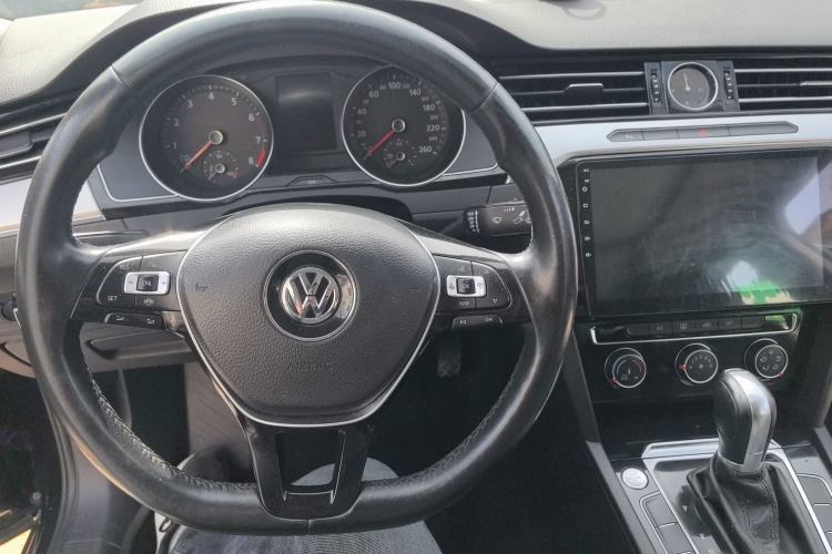 Used Volkswagen Magotan 2019 280TSI DSG Leading Model China VI Standard Steering Wheel