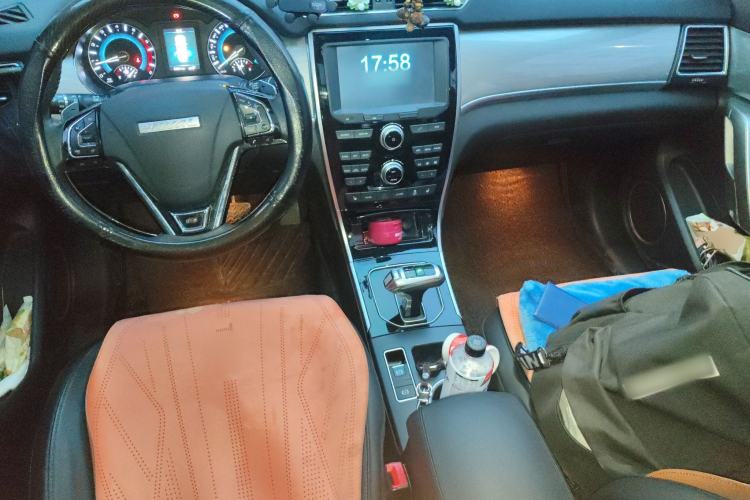 Used Haval H2 2018 Red-Label 1.5T Dual-Clutch Two-Wheel-Drive Luxury Model