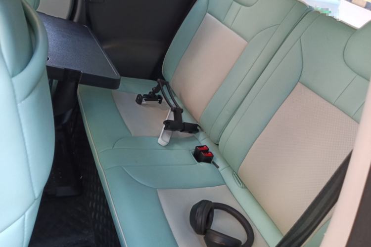 Used CHANGAN NEVO Lumin 2022 155 km – Refreshingly Sweet Edition Left Rear Seat