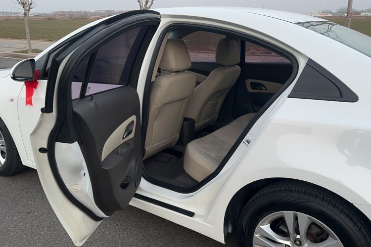 Used Chevrolet Cruze 2015 1.5L Classic SE AT
