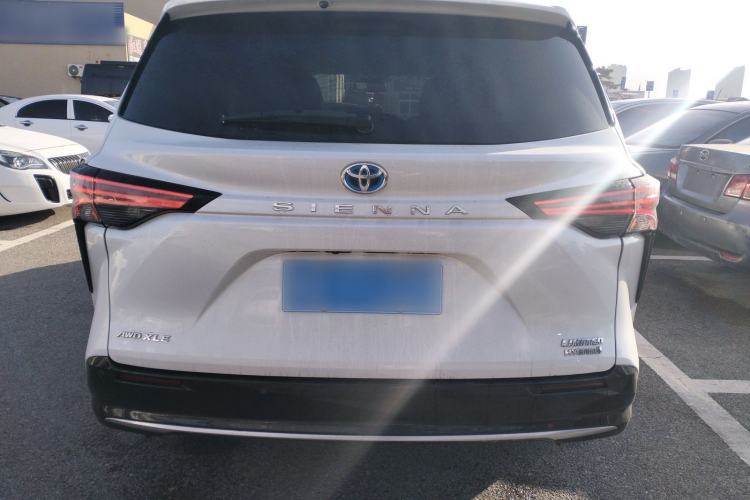 Used Toyota Sienna 2021 2.5L Hybrid Premium Edition