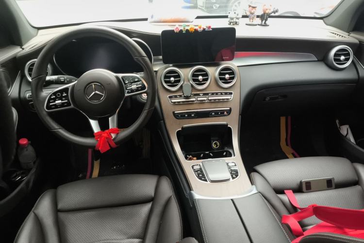 Used Mercedes-Benz GLC 2021 GLC 260 L 4MATIC Luxury Model Center Console