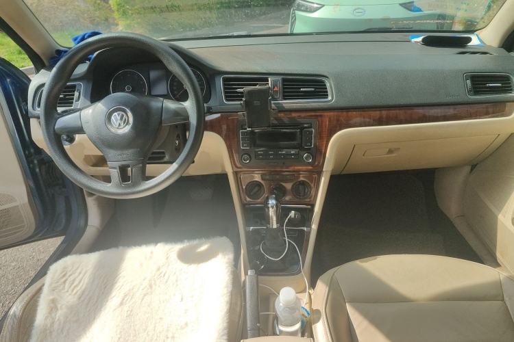 Used Volkswagen Lavida 2013 1.4TSI DSG Comfort Edition Center Console