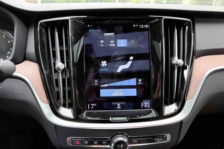 Used Volvo S60 2022 B4 Zhiyuan Luxury Edition Audio And AC Panel