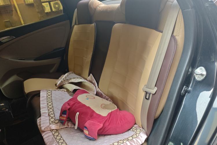 Used Hyundai Verna (older generation) 2014 1.4L Manual Smart GLS Trim Left Rear Seat