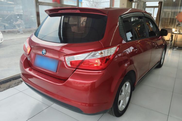 Used Venucia R50 2014 1.6L Automatic Splendid Edition
