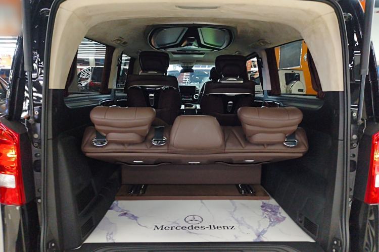 Used Mercedes-Benz Vito 2023 2.0T Elite Version 7 Seats Trunk