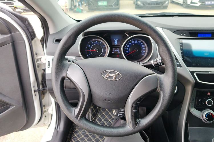 Used Hyundai Elantra (5th Generation / Langdong) 2015 1.6L Automatic Leading Model