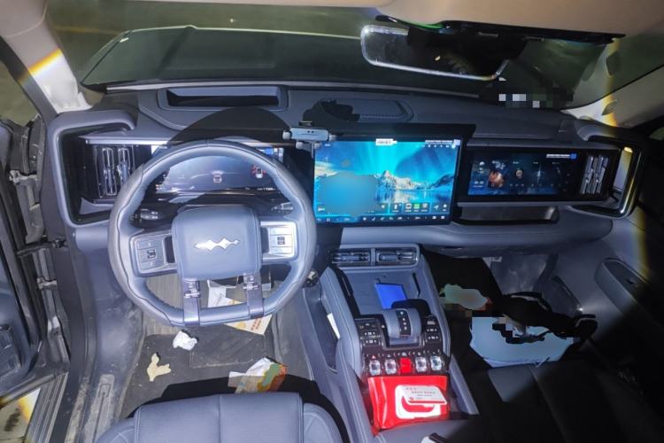 Used Formula Leopard 5 2023 Navigator Edition Center Console