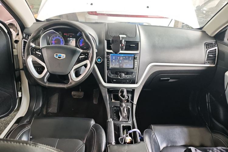 Used Geely Auto Emgrand 2016 Sedan 1.5L CVT Upward Version Center Console