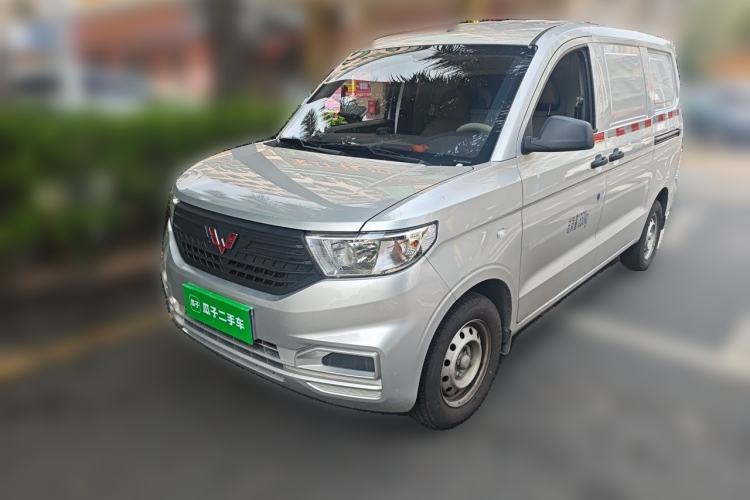 Used Wuling Hongguang V 2022 1.5L Jingqu Edition Enclosed-Window Vehicle with Hydraulic Power Steering LAR