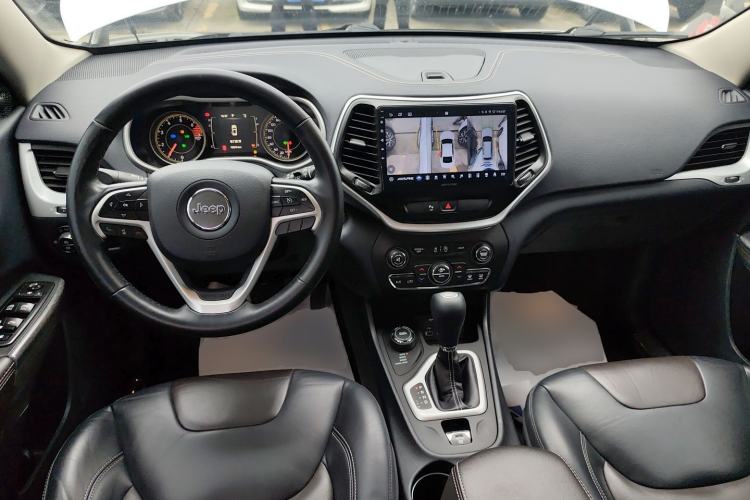 Used Jeep Cherokee 2016 2.4L Professional Edition
