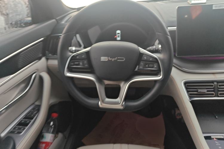 Used BYD Song PLUS New Energy 2024 HONOR Edition DM-i 150km Flagship PLUS Steering Wheel