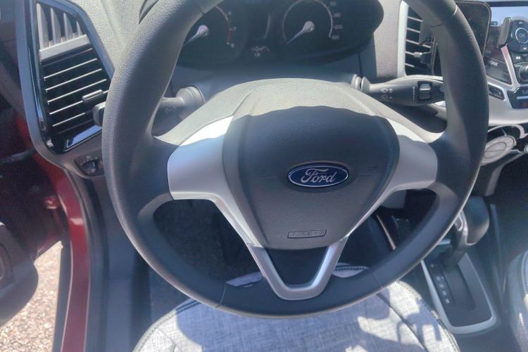 Used Ford EcoSport 2013 1.5L Automatic Fashion Model Steering Wheel