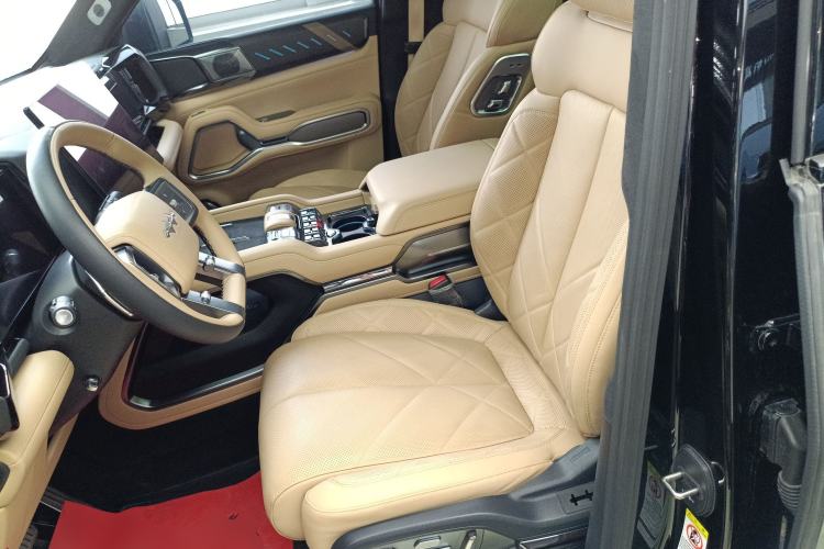 Used Formula Leopard 8 2025 Smart & Brave Flagship Edition 7 Seats
