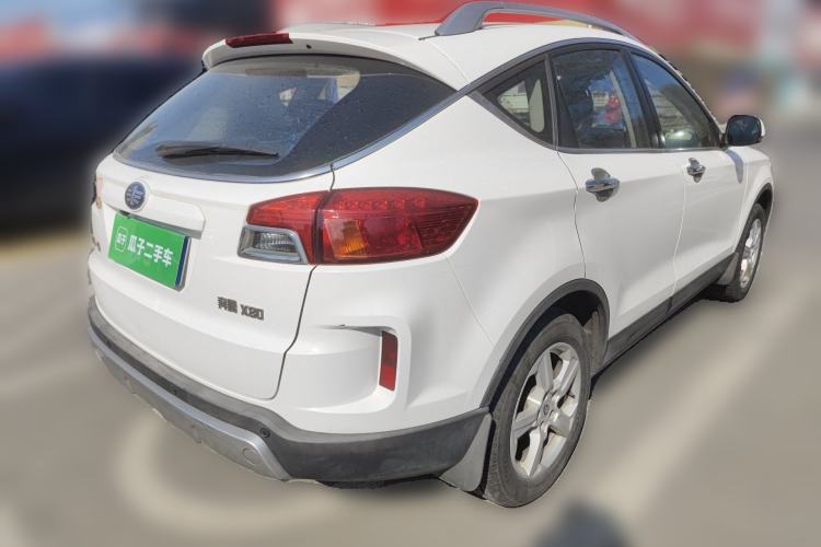 Used Bestune X80 2013 2.0L automatic luxury version
