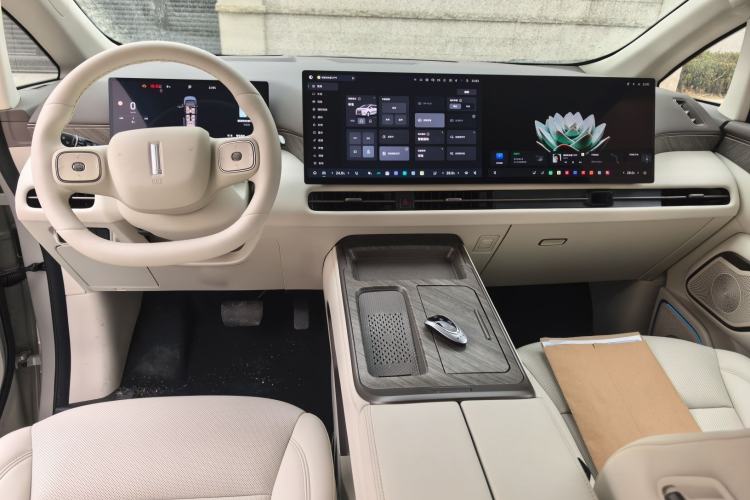 Used Wey Gaoshan 2025 Model Four-Wheel Drive Gao Shan 7
