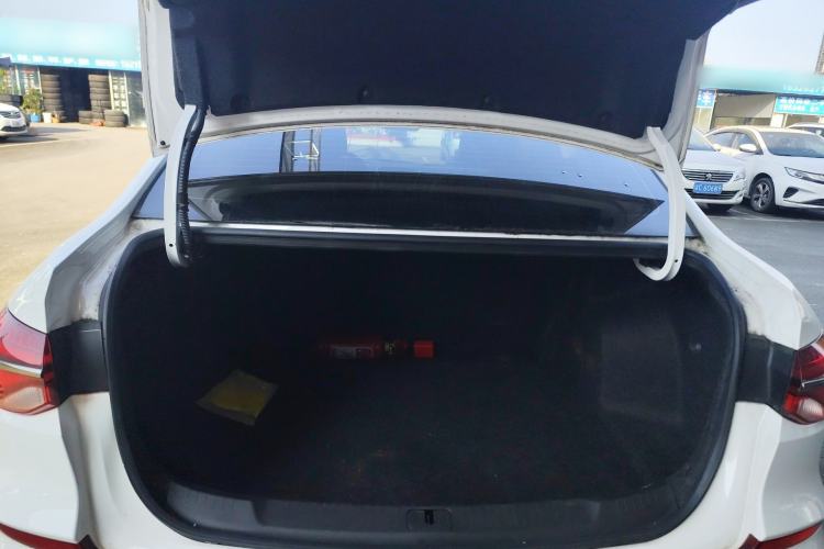 Used Chevrolet Monza 2020 Light Hybrid RS 330T Automatic Comfort Edition Trunk