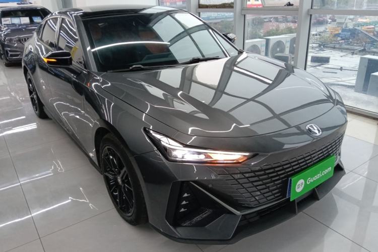 Used CHANGAN UNI-V 2022 1.5T Prestige Version
