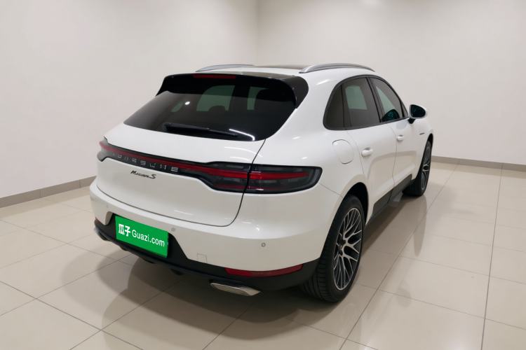 Used Porsche Macan 2018 Macan 2.0T Rear Right 45 Deg