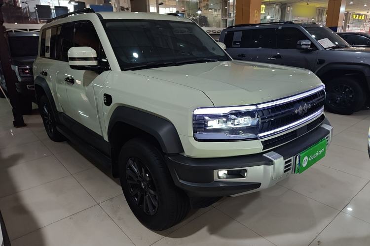 Used Formula Leopard 5 2023 Explore Edition