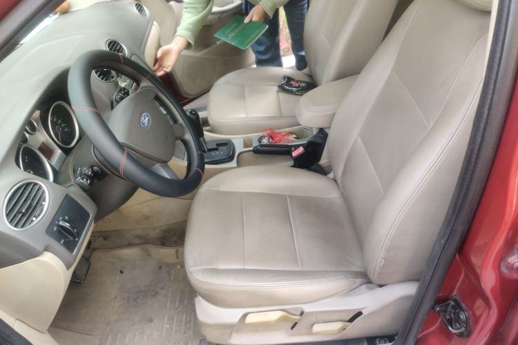 Used Ford Focus 2011 Hatchback 1.8L Automatic Fashion Edition