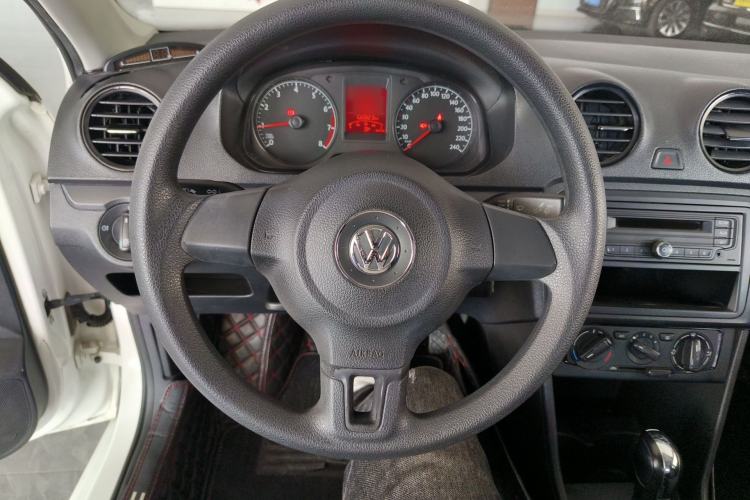 Used Volkswagen Jetta 2015 1.6L Automatic Fashion Model Steering Wheel