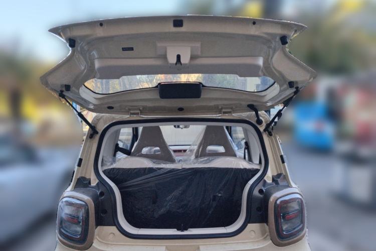 Used Bestune Pony 2026 222km Colorful Horse Trunk