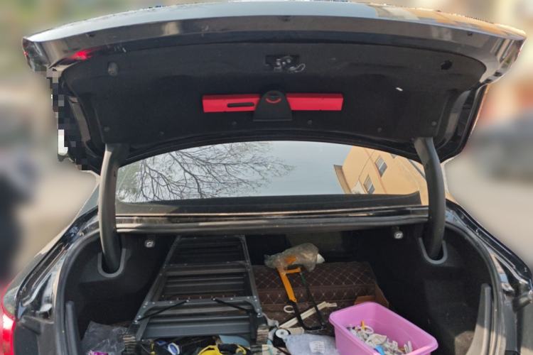 Used Hongqi H5 2022 Classic Model 1.8T Automatic Smart Connect Flagship Edition Trunk