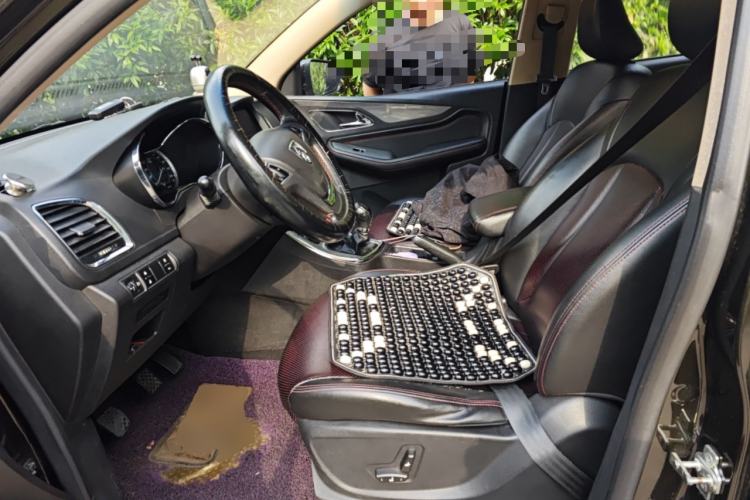 Used Baojun 560 2015 1.8L manual luxury version
