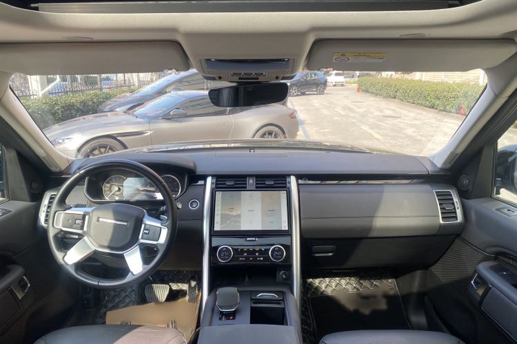 Used Land Rover Discovery 2023 300PS S
