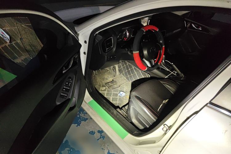 Used Mazda 3 Axela 2016 Hatchback 1.5L Automatic Luxury Model Driver Seat