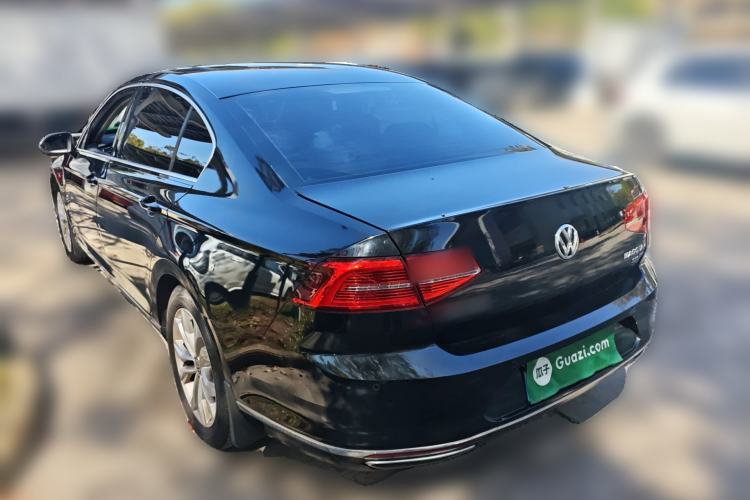 Used Volkswagen Magotan 2018 Facelift 330TSI DSG Luxury Model Rear Left 45 Deg