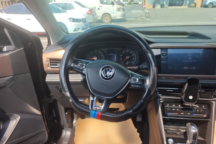 Used Volkswagen Tharu 2021 280TSI Two-Wheel-Drive Luxury Edition
