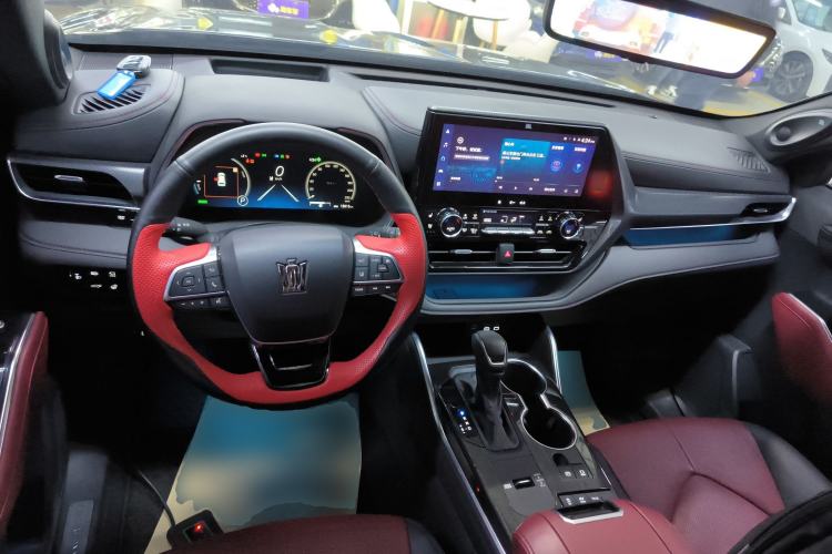 Used Toyota Crown Kluger 2023 2.5L HEV Four-Wheel Drive Flagship Edition Center Console