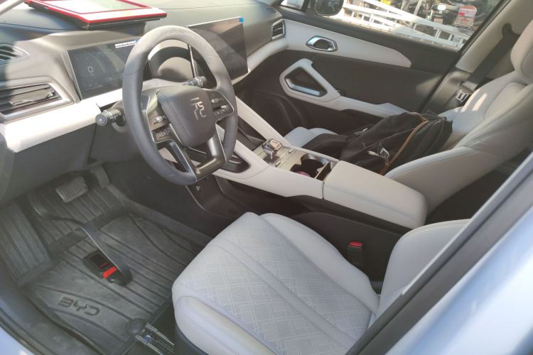 Used BYD Yuan UP 2024 401KM Leading Edition