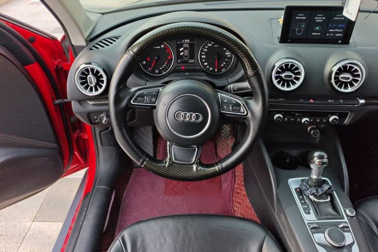 Used Audi A3 2014 Limousine 35 TFSI Automatic Comfort Model Steering Wheel