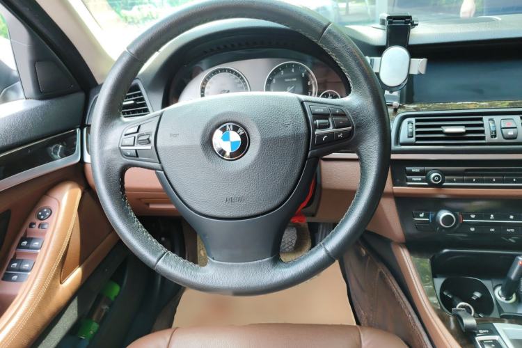 Used BMW 5 Series 2013 530Li Leading Model Steering Wheel