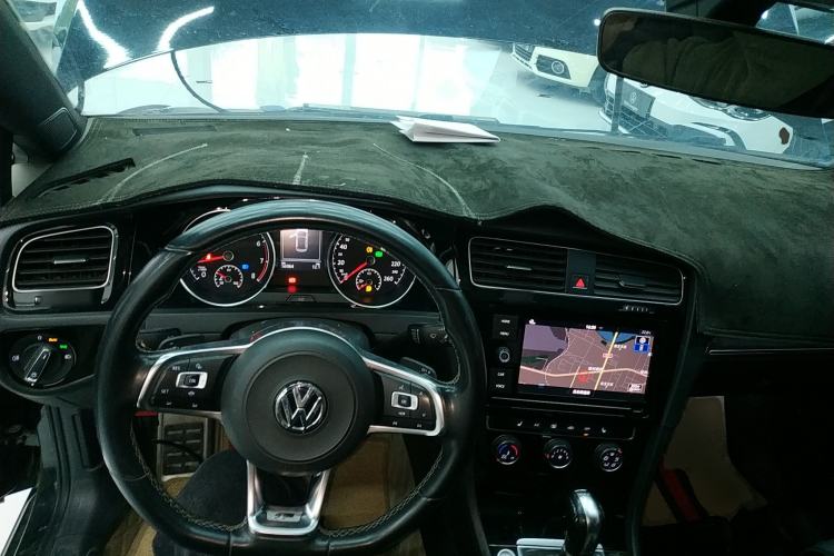 Used Volkswagen Golf 2019 280TSI DSG R-Line Model China V Standard Center Console