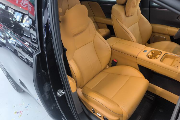 Used Li Auto i6 2025 Model Two-Wheel-Drive Standard Type
